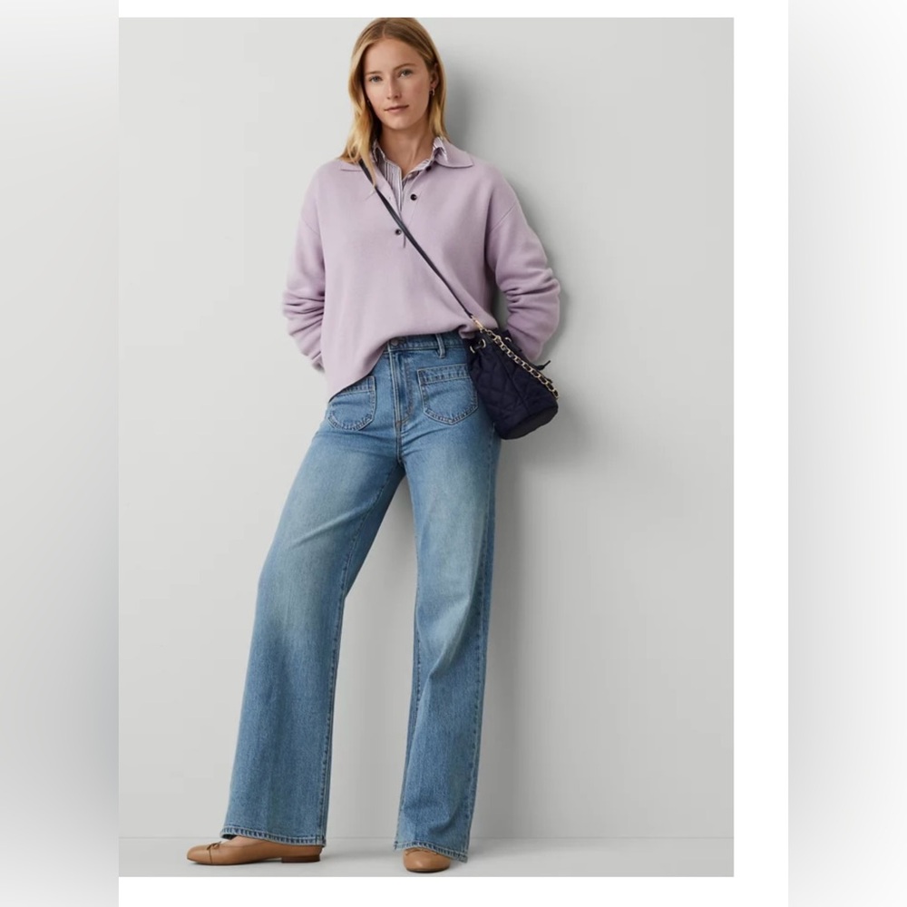 Ann Taylor, wide leg denim jeans with front pockets. Size 6. Worn 1-2times.